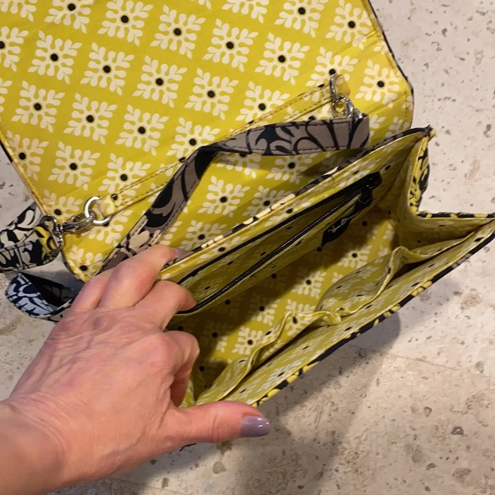 Vera Bradley purse 10” x 9” x 3.5” - Picture 2 of 6